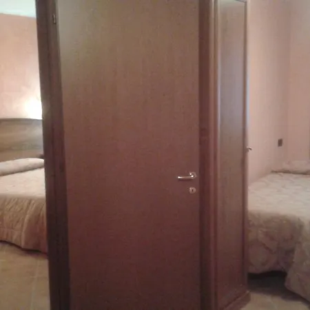 Cristallo 3* צ'רטו לאגי