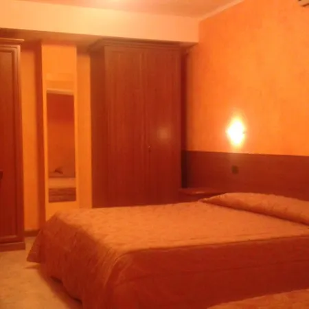 מלון Cristallo צ'רטו לאגי